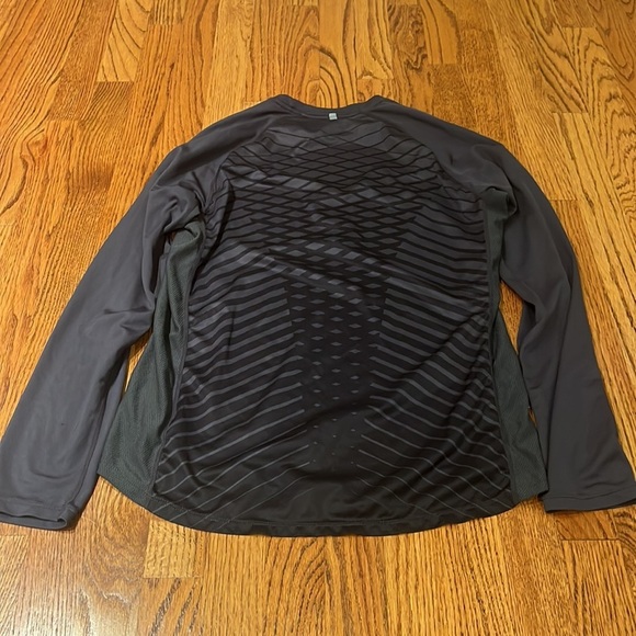 Nike Dri Fit Boy’s Run Long Sleeve Size M - Picture 4 of 5